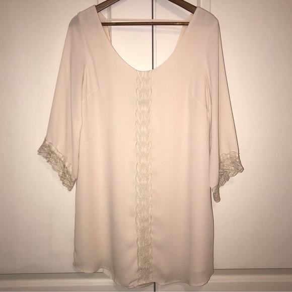 ASTR Cream Lace Boho Scoop Mini Baby Doll
Shift Dress - Picture 3 of 10
